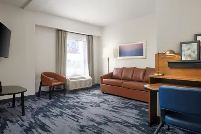 Photo 4 - Fairfield Inn & Suites Newark Liberty International Airport