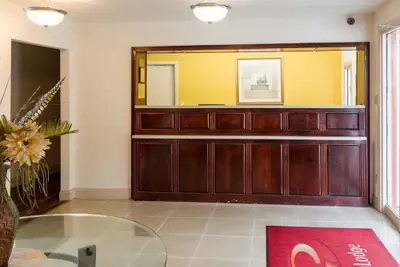 Photo 3 - Econo Lodge Petersburg - Fort Lee