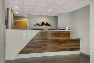 Photo 3 - SureStay Plus Hotel by Best Western Sevierville