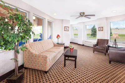 Photo 2 - Baymont by Wyndham Howell/Brighton