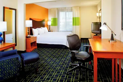 Photo 4 - Fairfield Inn & Suites by Marriott Phoenix Midtown