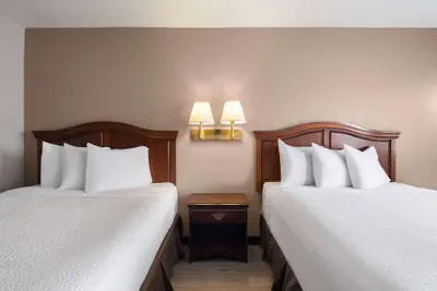 Photo 2 - Travelodge by Wyndham Tucson AZ