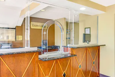 Photo 4 - Travelodge by Wyndham Silver Spring