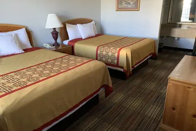 Photo 4 - Pigeon Forge Parkway Inn