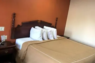 Photo 3 - Scottish Inn & Suites