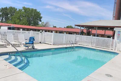 Photo 2 - Woodland Inn
