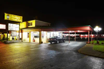 Photo 3 - Woodland Inn