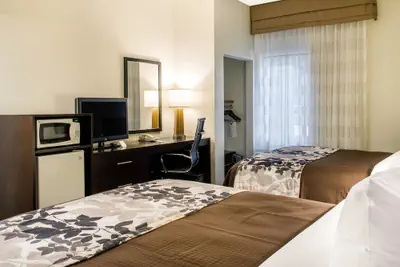 Photo 5 - Sleep Inn & Suites Metairie - New Orleans West