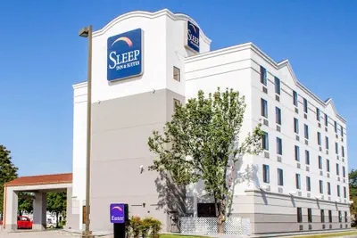 Photo 2 - Sleep Inn & Suites Metairie - New Orleans West