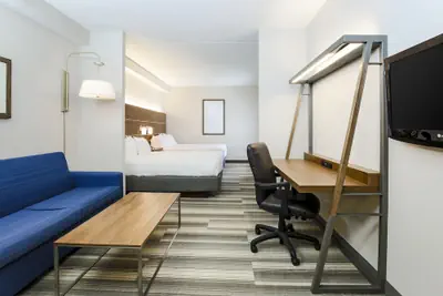 Photo 4 - Holiday Inn Express Philadelphia NE - Langhorne by IHG