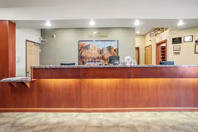 Photo 3 - Elevation Inn & Suites, Trademark Collection by Wyndham