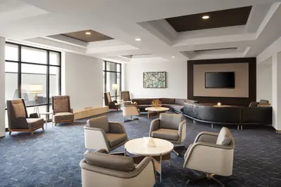 Photo 3 - Courtyard by Marriott Louisville Airport