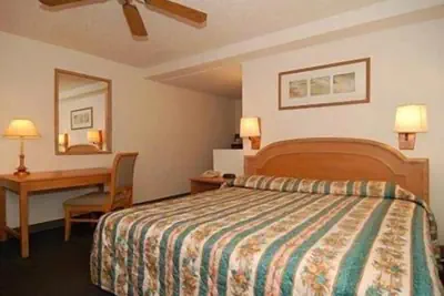 Photo 5 - Econo Lodge Clovis