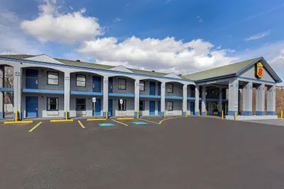 Photo 2 - Super 8 by Wyndham Nashville West