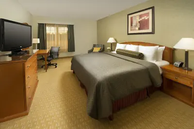 Photo 5 - Redmond Inn