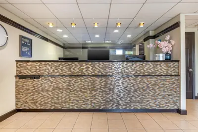Photo 5 - SureStay Hotel by Best Western East Brunswick