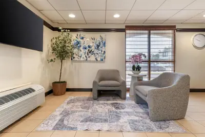 Photo 3 - SureStay Hotel by Best Western East Brunswick