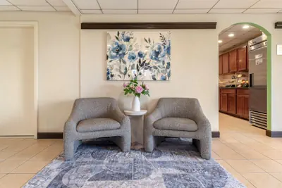 Photo 4 - SureStay Hotel by Best Western East Brunswick