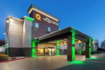 Photo 2 - La Quinta Inn & Suites by Wyndham North Orem