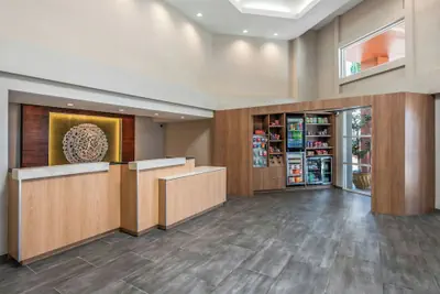 Photo 5 - Fairfield Inn & Suites by Marriott San Jose Airport