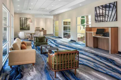 Photo 4 - Fairfield Inn & Suites by Marriott San Jose Airport