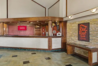 Photo 5 - Red Roof Inn & Suites Irving – DFW Airport South
