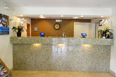 Photo 4 - Motel 6 Alsip, IL