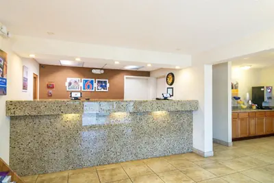 Photo 3 - Motel 6 Alsip, IL