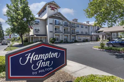 Photo 2 - Hampton Inn Ukiah CA