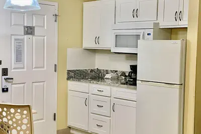 Photo 2 - Suburban Studios Fort Myers Cape Coral