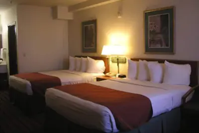 Photo 4 - Catalina Inn