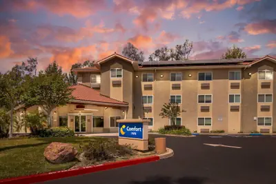 Photo 2 - Comfort Inn Fontana