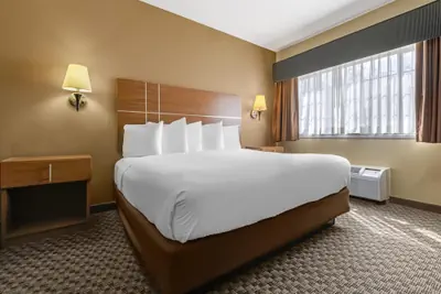 Photo 2 - Best Western Plus Shamrock Inn & Suites