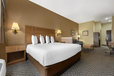 Photo 2 - Best Western Plus Shamrock Inn & Suites