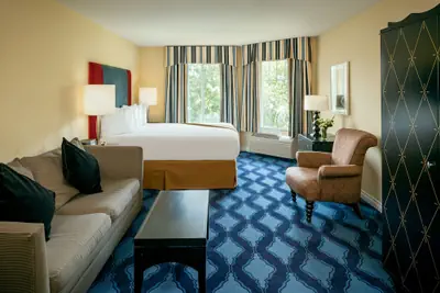 Photo 5 - Plaza Inn & Suites at Ashland Creek