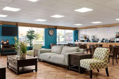 Photo 4 - Baymont by Wyndham Elizabethtown