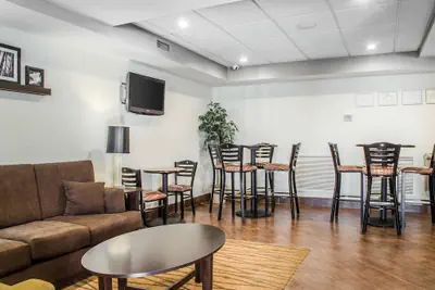 Photo 4 - Sleep Inn & Suites Bensalem