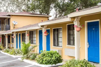 Photo 2 - Rodeway Inn Monterey Near Fairgrounds