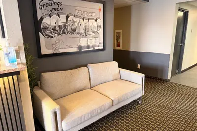 Photo 4 - Super 8 by Wyndham Windsor