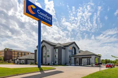 Photo 2 - Comfort Inn & Suites Muskogee