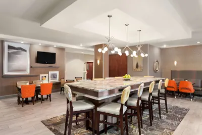 Photo 4 - Hampton Inn & Suites Denver - Cherry Creek