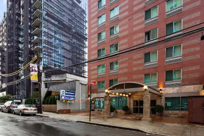 Photo 2 - Best Western Queens Court Hotel