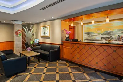 Photo 4 - Best Western Queens Court Hotel