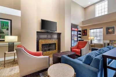 Photo 4 - Comfort Suites Port Allen - Baton Rouge