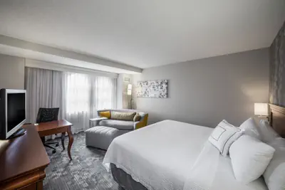 Photo 3 - Courtyard by Marriott Norfolk Downtown