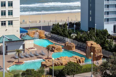 Photo 2 - Courtyard by Marriott Virginia Beach Oceanfront/North 37th Street