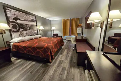 Photo 5 - Super 8 by Wyndham Cloverdale IN