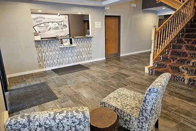 Photo 3 - Super 8 by Wyndham Cloverdale IN