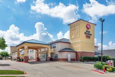 Photo 2 - Best Western Plus Lake Worth Inn & Suites