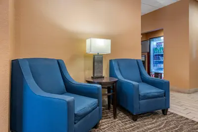 Photo 3 - Comfort Inn & Suites Orlando North